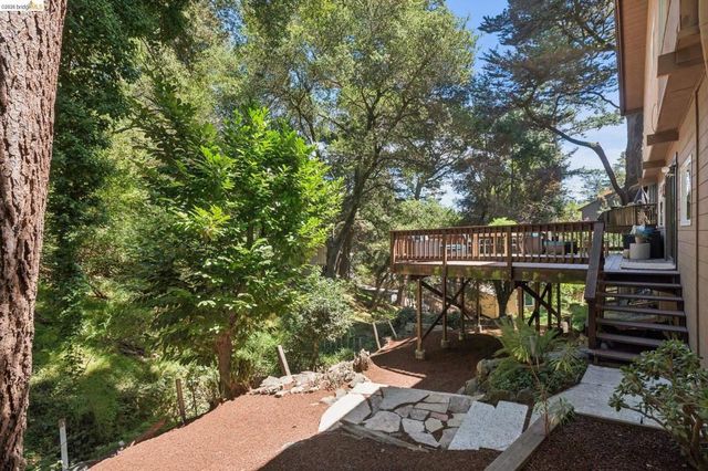 7218 Homewood Dr, Oakland