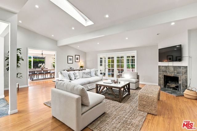 6443 Graves Avenue, Lake Balboa