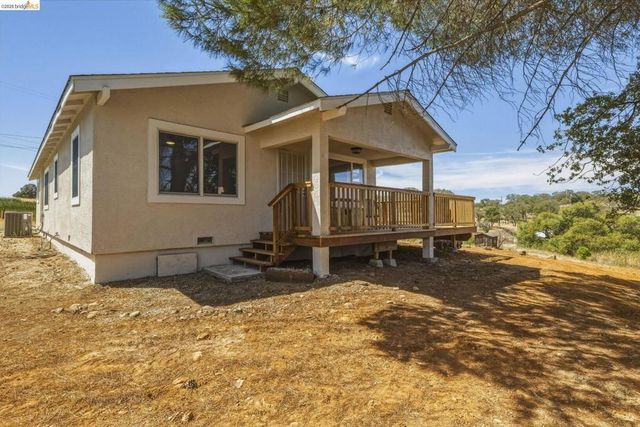 12022 La Grange Rd, Jamestown