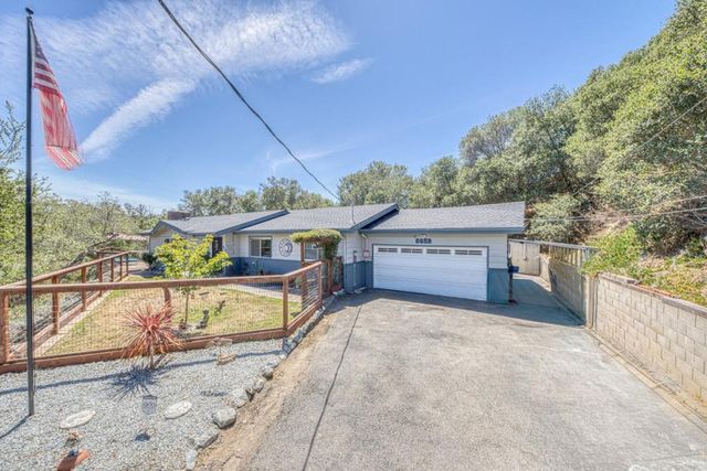 665 Paradise Road # B, Salinas