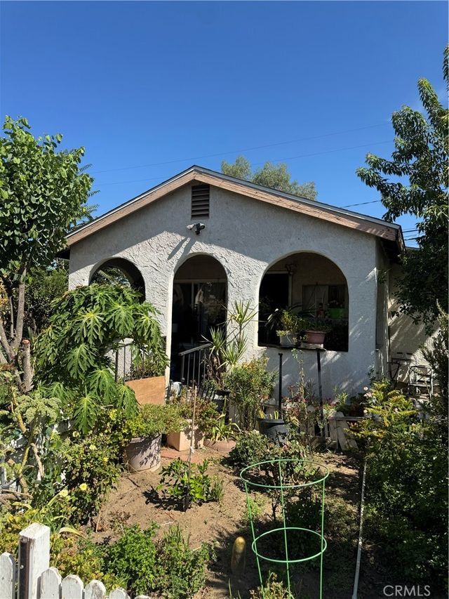 174 E 11th, Perris