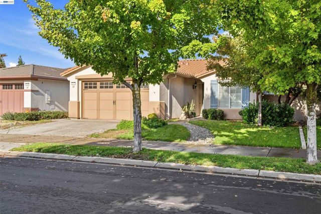 2336 Shadow Berry Dr, Manteca