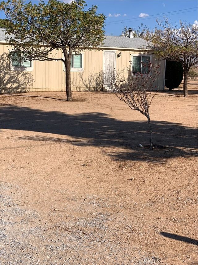 11921 Milpas Drive, Apple Valley
