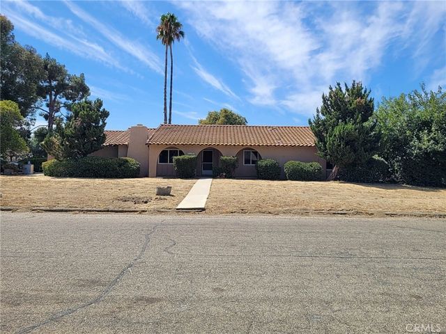 1631 Hackney, Hemet