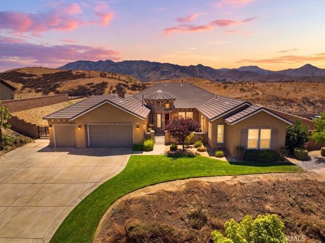 3086 Crystal Ridge Lane, Colton