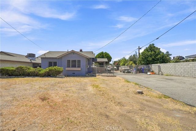 9606 Palmetto, Fontana