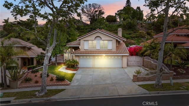 1535 San Almada Road, Corona