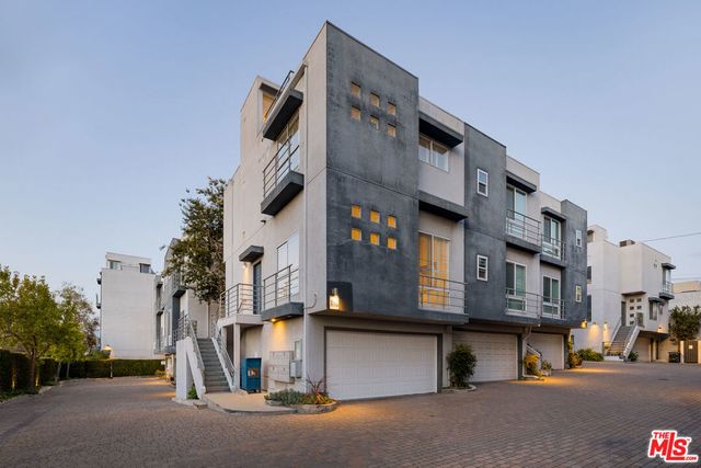 1098 Everett Place, Los Angeles