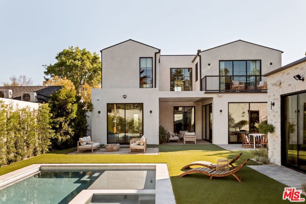 11621 Hesby Street, Valley Village
