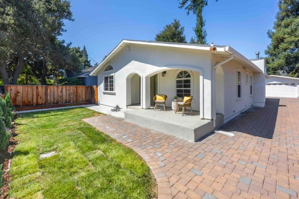 537 7th Avenue, Menlo Park