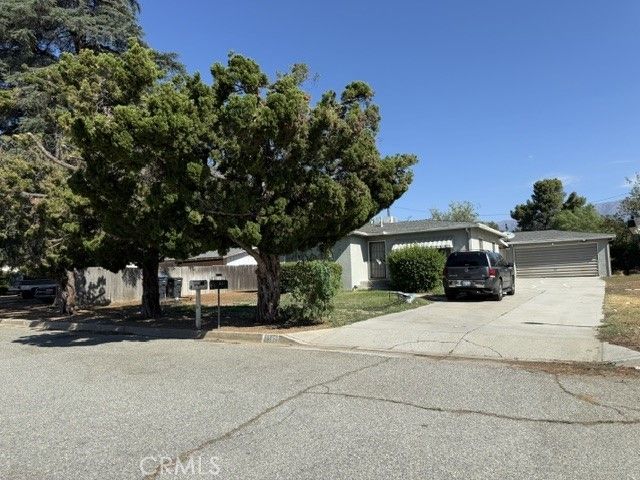 1425 W Hays, Banning
