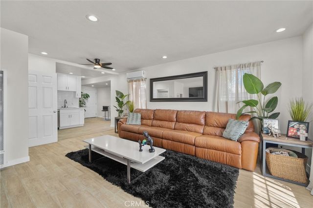 7941 Lemona Avenue, Panorama City