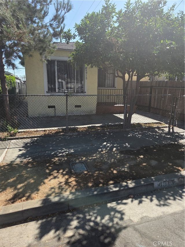 4910 Nobel Street, Commerce