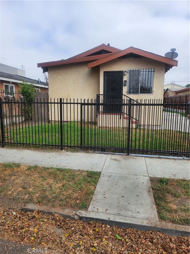 243 E 82nd, Los Angeles