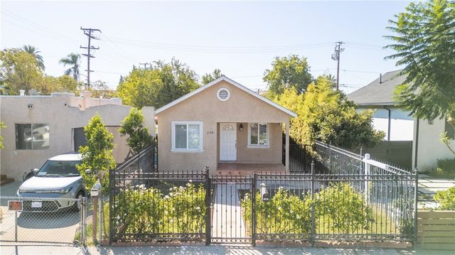 228 N Alexander Avenue, San Fernando