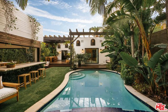 734 N Genesee Avenue, Los Angeles