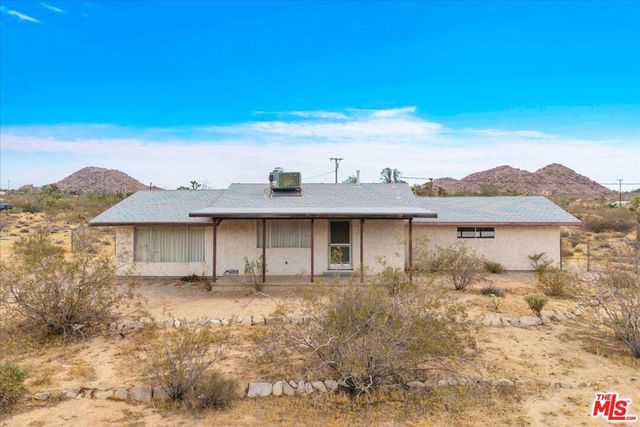 8686 Uphill Road, Joshua Tree