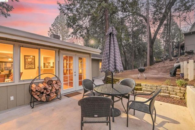 21410 Green Meadow Lane, Sonora