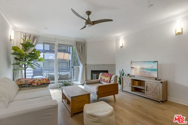 20 Catamaran Street # 104, Los Angeles