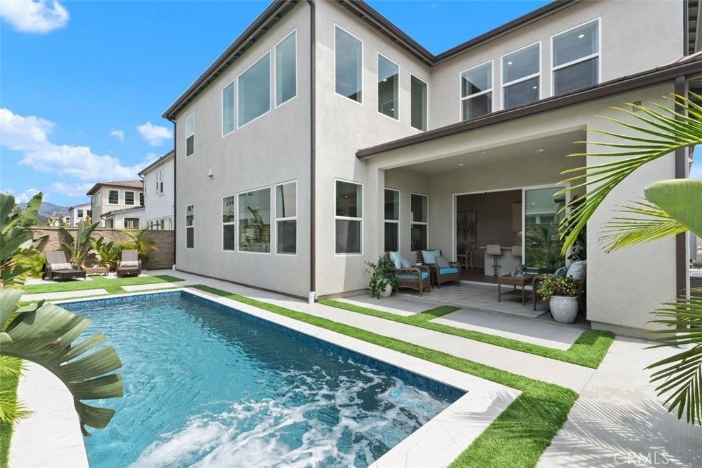 111 Edna Parkway, Lake Forest