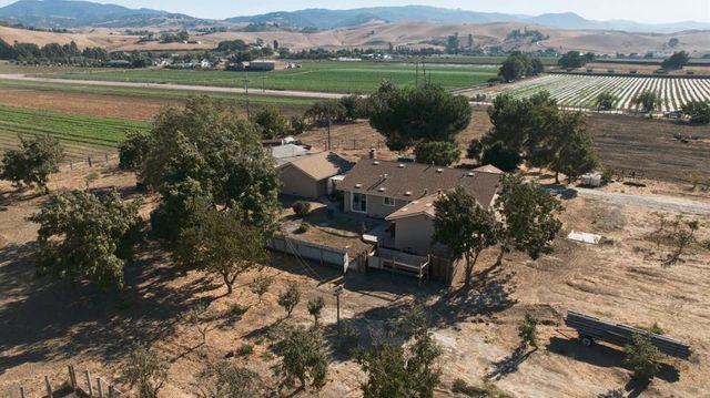 315 Riverside Road, Hollister
