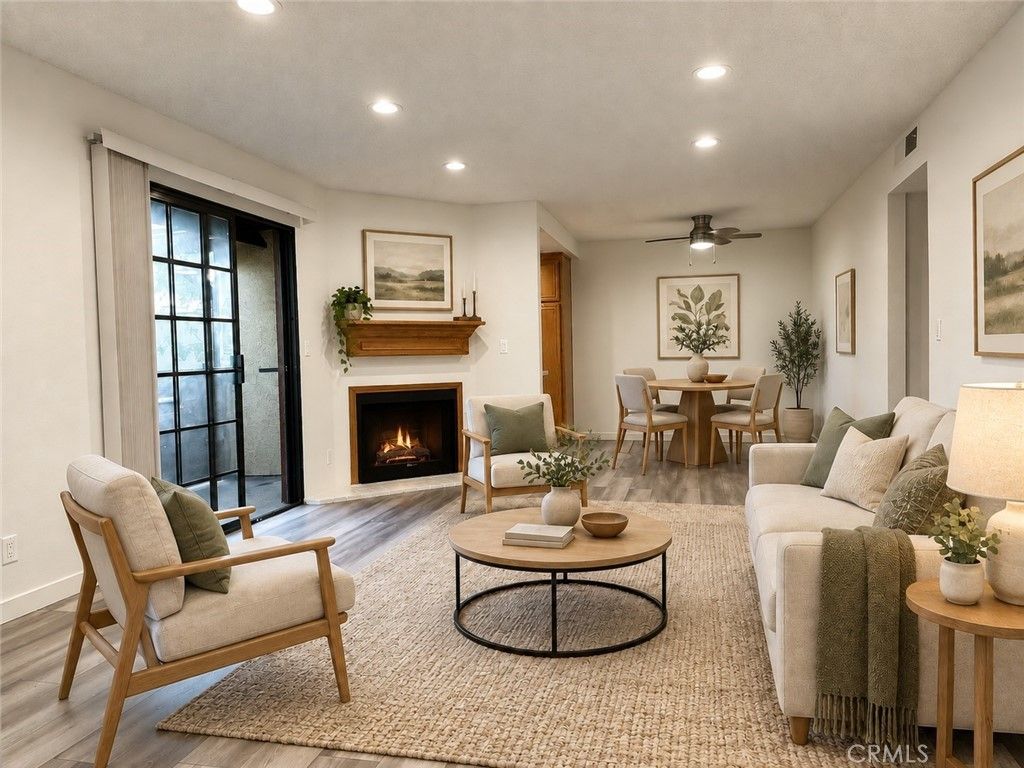 10220 De Soto Avenue # 6, Chatsworth