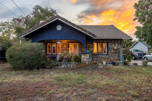 1353 E Turquoise Avenue, Mentone