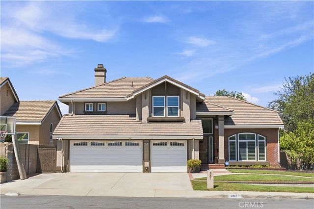 357 Windemere, Walnut