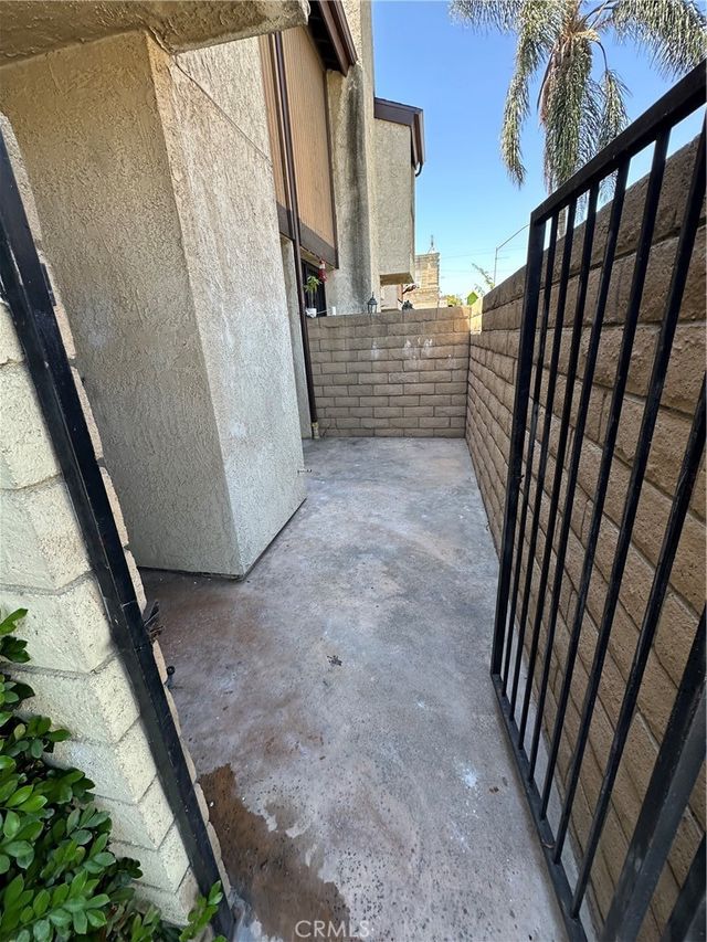 2674 Clarendon, B Avenue, Huntington Park