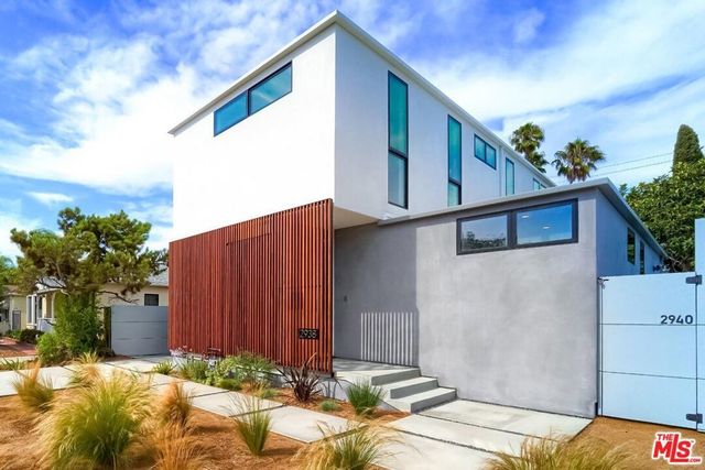 2938 Kelton Avenue, Los Angeles