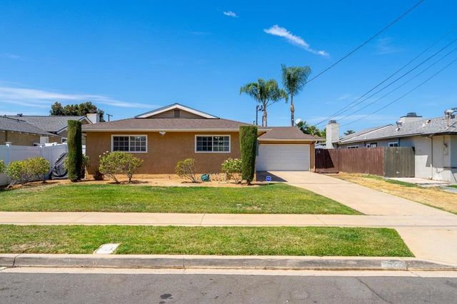 922 Denise Ln, El Cajon