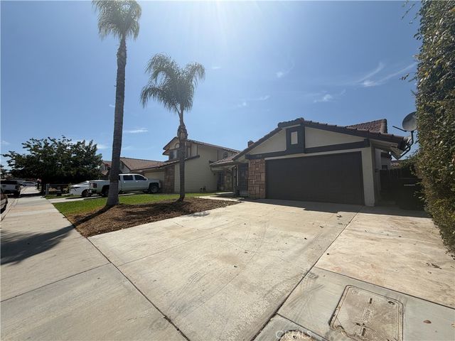 1910 Summertree Drive, Perris