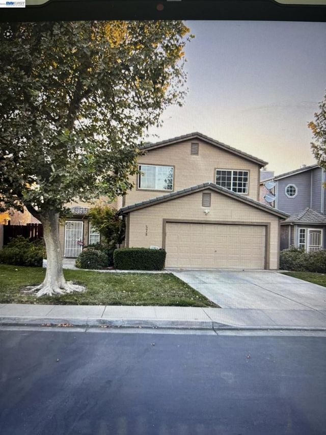 578 W 4th St, Tracy