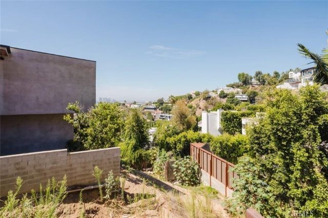 1688 Sunset Plaza Drive, Los Angeles