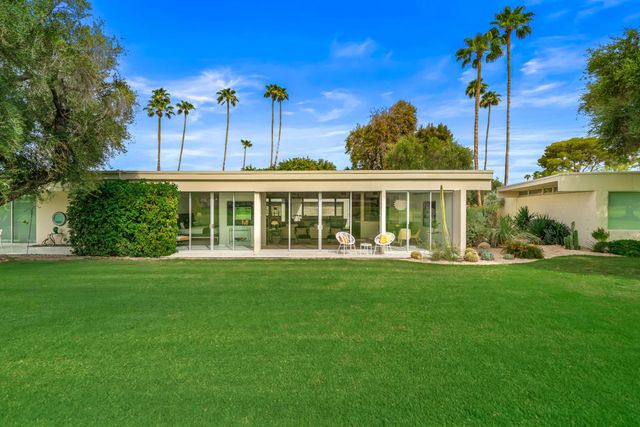 32 Lakeview Circle, Palm Springs