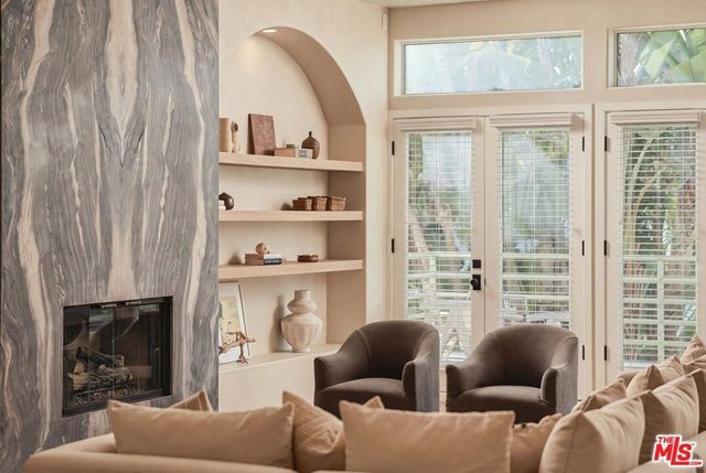 18 Voyage Street, Marina Del Rey