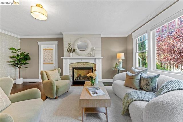 1202 Plaza Dr., Martinez
