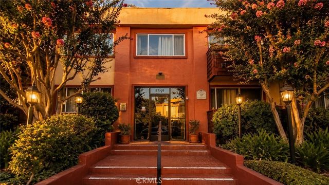 5349 Newcastle # 34, Encino