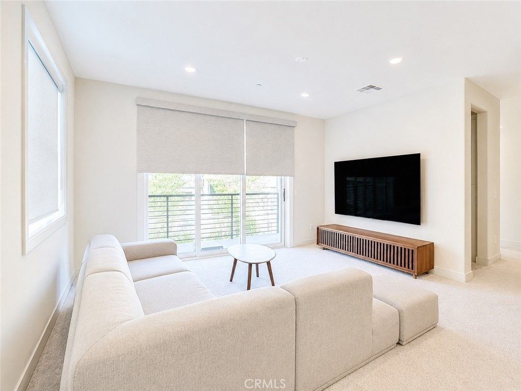 244 Siena, Lake Forest