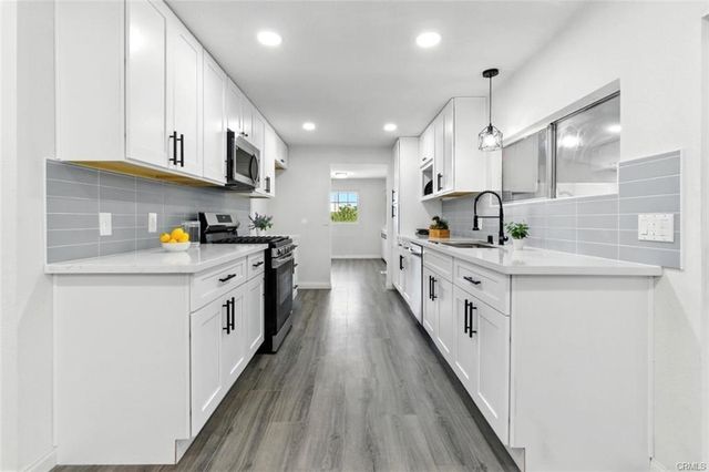 900 Santa Clara, Hemet