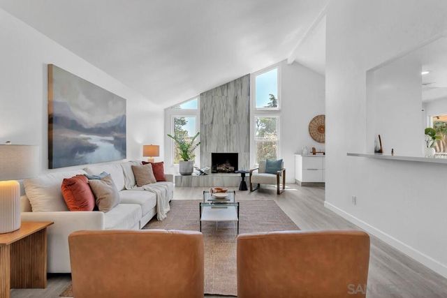 14520 Hillndale Way, Poway