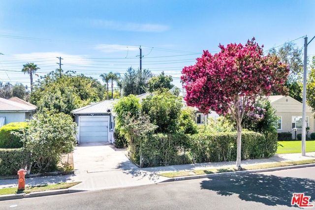 1337 N Whitnall Highway, Burbank