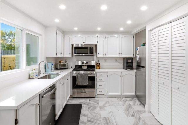 19233 Creekside Lane, Salinas