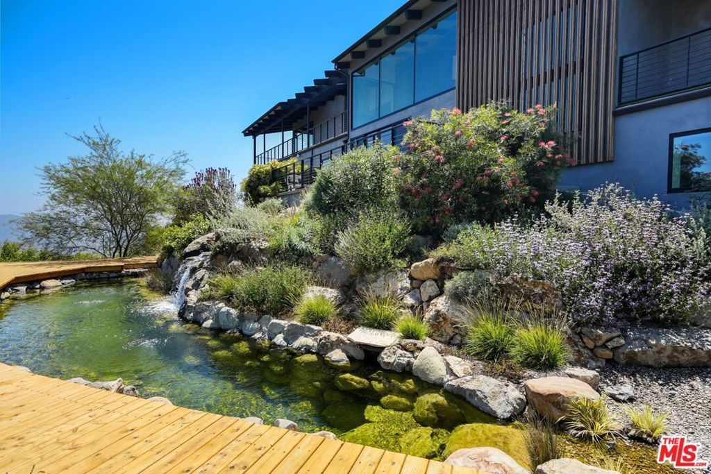 2345 Tuna Canyon Road, Topanga