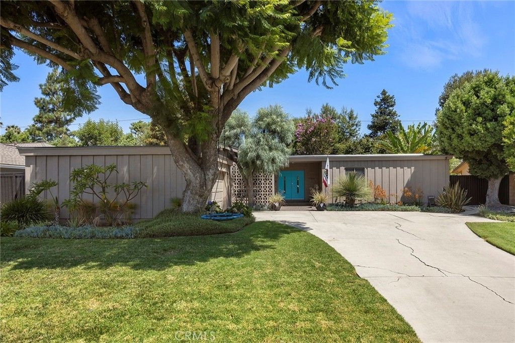 17881 Arbolada, Tustin