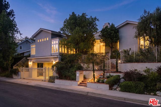 16457 Marbro Drive, Encino