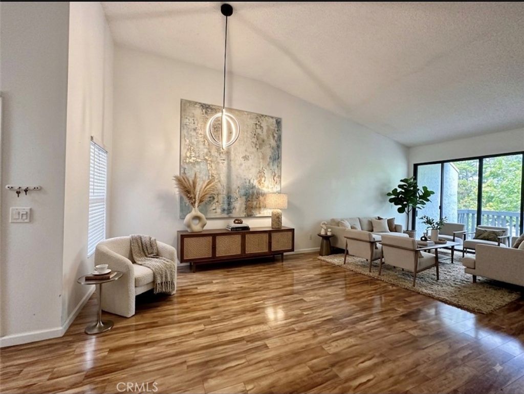 2542 W Macarthur, Santa Ana