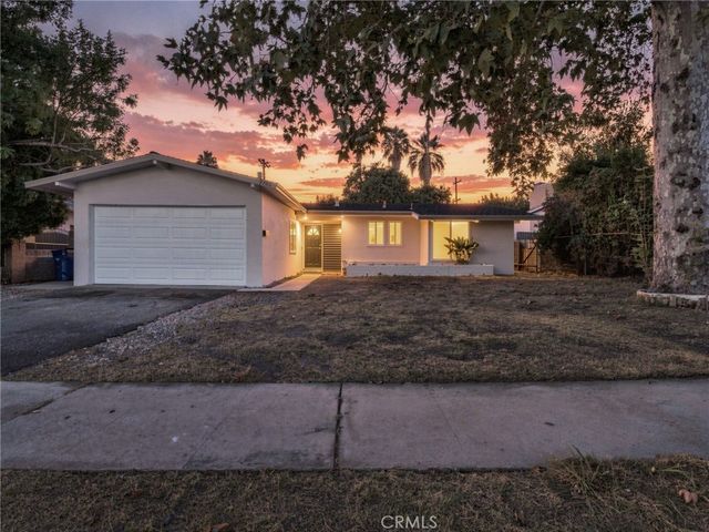 7735 Zelzah Avenue, Reseda
