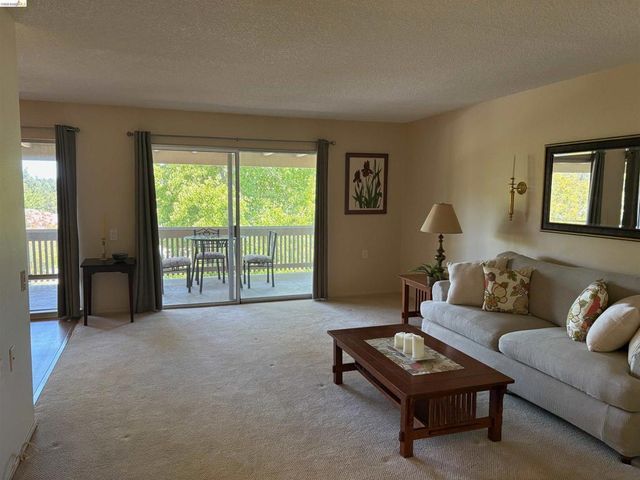 1500 Rockledge Ln # 5, Walnut Creek