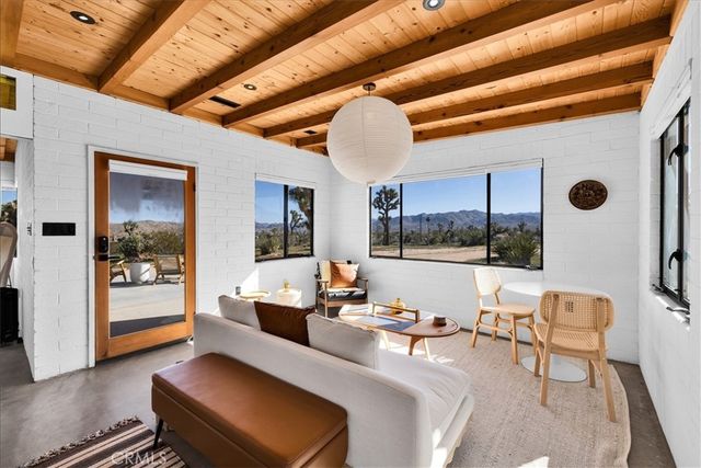 5437 Paradise View Road, Yucca Valley